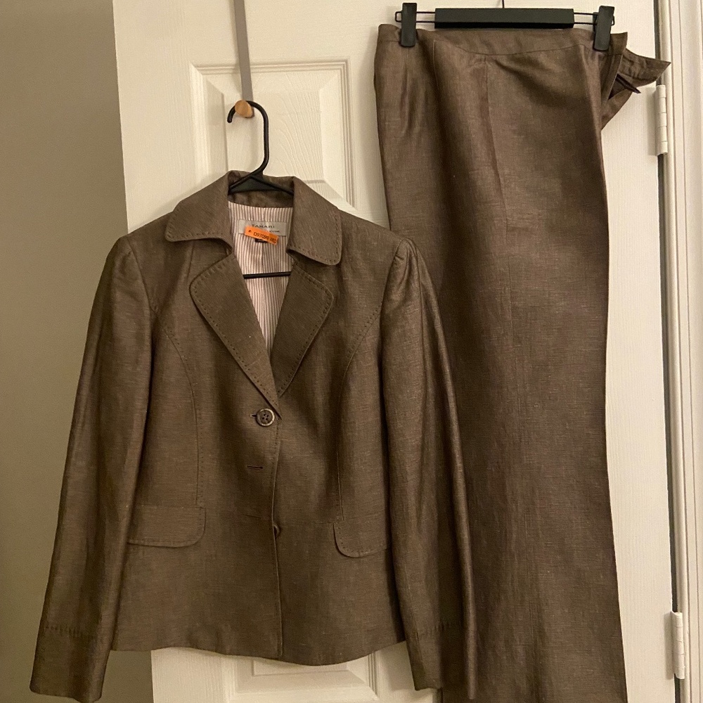 Tahari linen Suit